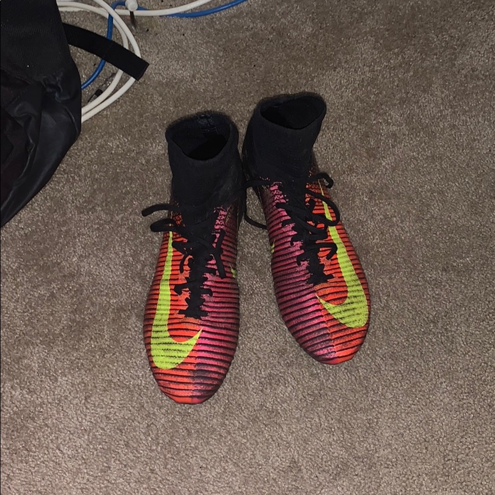 Nike super fly soccer cleats.